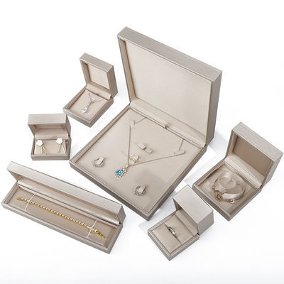 Beli Off Putih Elegant Lembut Kulit Palsu Perhiasan Storage Box Paket Warna Custom online manufacture