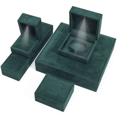 Dark Green Soft Touch Velvet Luxury Jewelry Packaging Box dengan Cahaya LED yang bersinar