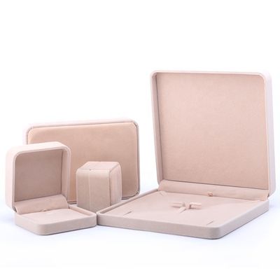 Grosir manufaktur Hign End Perhiasan Kotak kemasan Logo Custom Disesuaikan Kalung Mewah Gelang Earring Cincin Kemasan Velvet Beige Perhiasan Kotak