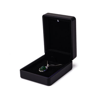 Hanhong Custom Ring Box dengan Light 6.5*6.5*4.5cm Ukuran Kulit Hitam dan Bahan Velvet