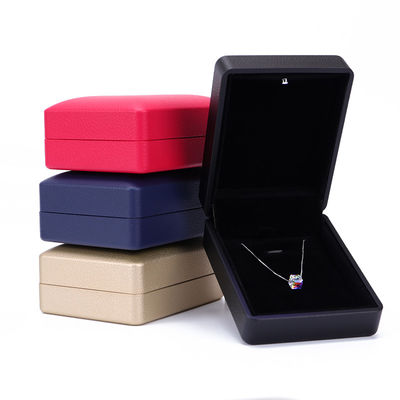 Hanhong Custom Ring Box dengan Light 6.5*6.5*4.5cm Ukuran Kulit Hitam dan Bahan Velvet