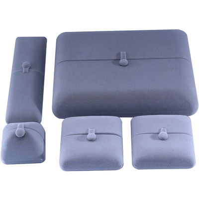 Flat Open Grey Soft Velvet Perhiasan Storage Box Paket Dengan Penutupan Button