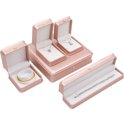 Custom Logo Jewelry Box Rose Gold Leather Crown Desain untuk Cincin Earrings dan Kalung