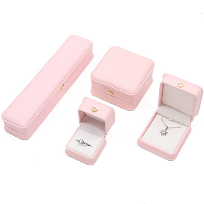 10*10*5cm Kotak Perhiasan Kulit Pink untuk Gelang Mahkota Gelang dan Cincin Logo Khusus