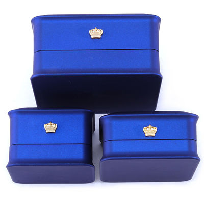 Custom Luxury Crown Jewelry Packaging Box dengan lampu LED dan desain terbaru buatan tangan