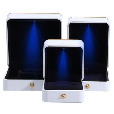 Custom Jewelry Box Packaging Gold Trim Plastic Jewelry Case Dengan Lampu LED