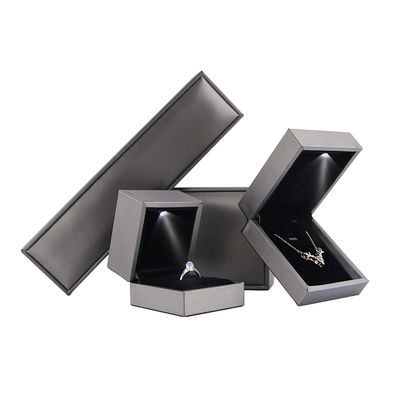Customized Hanhong Logo LED Kotak Perhiasan untuk Luxury Fux Kulit Kemasan Pribadi