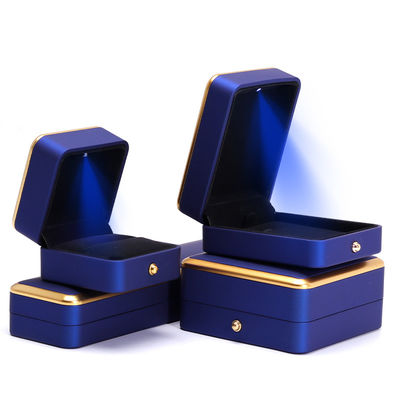 Custom Square Kalung dan Cincin Cahaya Biru LED Kotak Perhiasan dengan gaya mewah elegan