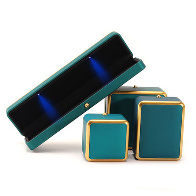 Light Green LED Plastic Velvet Jewelry Box untuk Custom di Square Luxury Gaya elegan