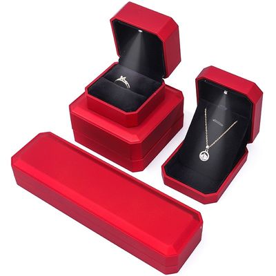 Kothak Tampilan Perhiasan Mewah dengan Lampu LED dan Logo Khusus Cat Merah 10*10*5cm