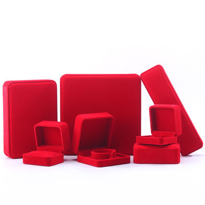 Beli China Pabrik grosir Perhiasan berwarna merah berwarna beludru Perhiasan kemasan Kotak perhiasan Custom high end Kalung Gelang Earrings Cincin Perhiasan Kotak kemasan dengan logo online manufacture