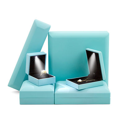 Bentuk persegi panjang Customized Size Blue LED Ring Perhiasan Box untuk Earrings Kalung Gelang