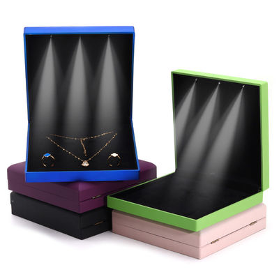 Hanhong Custom Logo White Light Perhiasan Packaging Box Set dengan Ring Kalung Earrings