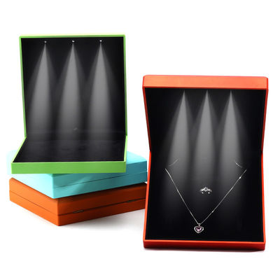 Hanhong Custom Logo White Light Perhiasan Packaging Box Set dengan Ring Kalung Earrings