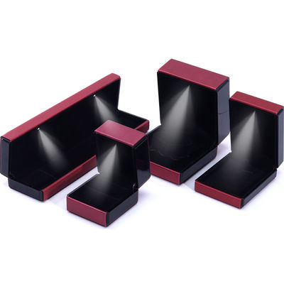 Hanhong Custom Logo LED Cahaya Kotak Perhiasan untuk Gelang Kalung dan Cincin dalam Kulit