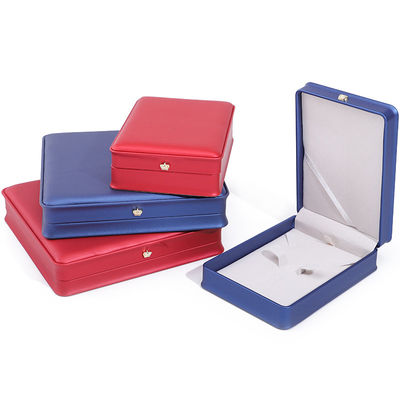 Bentuk persegi panjang Handmade Hanhong Custom Logo Box Crown Design Luxurious PU Leather Box Necklace Ring Jewelry Box