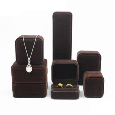 China Manufaktur grosir high end Handmade Necklace Ring Box Perhiasan Kemasan Logo Custom Luxury Square Suede Velvet Brown Perhiasan Box