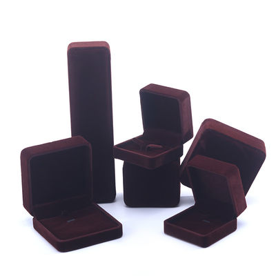 China Manufaktur grosir high end Handmade Necklace Ring Box Perhiasan Kemasan Logo Custom Luxury Square Suede Velvet Brown Perhiasan Box