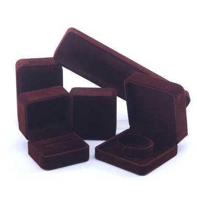 China Manufaktur grosir high end Handmade Necklace Ring Box Perhiasan Kemasan Logo Custom Luxury Square Suede Velvet Brown Perhiasan Box
