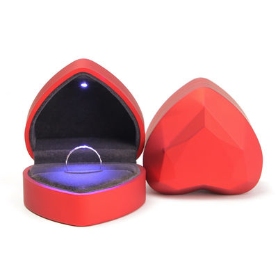 Beli Kaset permata merah berbentuk jantung LED Paket perhiasan terbaik untuk koleksi akhir Anda online manufacture