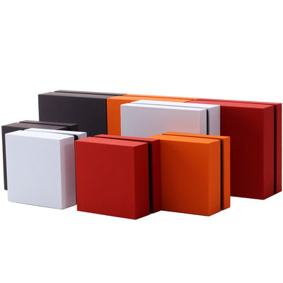 9*9*3.5cm Jewelry Box Organizer dengan Logo Baked Lacquered Black Rimmed LED Ring Box