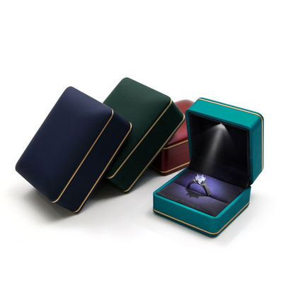 Beli Custom Logo Silk Screen Printing Dark Green LED Kotak Perhiasan untuk Cincin Mewah online manufacture