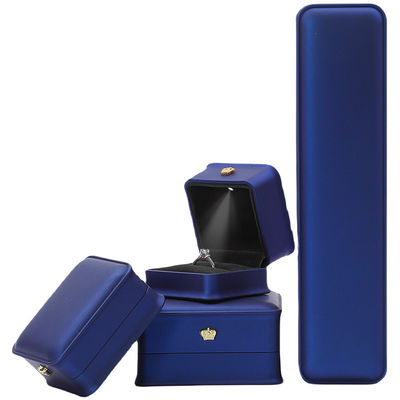 Soft Convex PU Kulit LED Perhiasan Storage Box Mewah Perhiasan Case Warna Biru Hitam