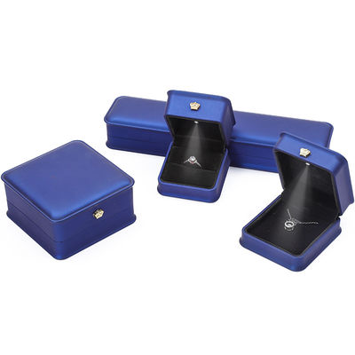 Soft Convex PU Kulit LED Perhiasan Storage Box Mewah Perhiasan Case Warna Biru Hitam