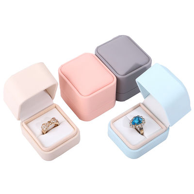 Logo Custom Perhiasan Paket Kotak Kulit PU untuk anting-anting Gelang Kalung dan Cincin