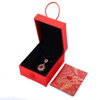 Kotak Perhiasan Berlapis Velvet buatan tangan Bahan Gaya Cina Kalung Merah Kotak penyimpanan liontin