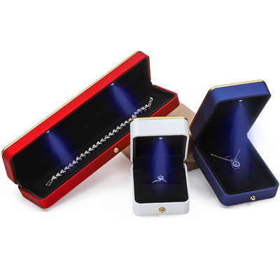 Customized Gold Trim LED Jewelry Box Organizer untuk Gelang Kalung Earrings Ring