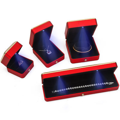 Luxury Red LED Light Up Kotak Perhiasan, Kotak Kemasan Perhiasan Ukuran Disesuaikan
