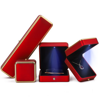 Luxury Red LED Light Up Kotak Perhiasan, Kotak Kemasan Perhiasan Ukuran Disesuaikan