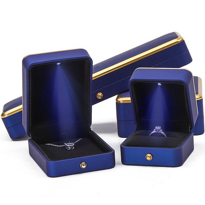 Beli Gelang Kalung Earrings Cincin Kotak Perhiasan dengan bahan ramah lingkungan dan lampu LED online manufacture
