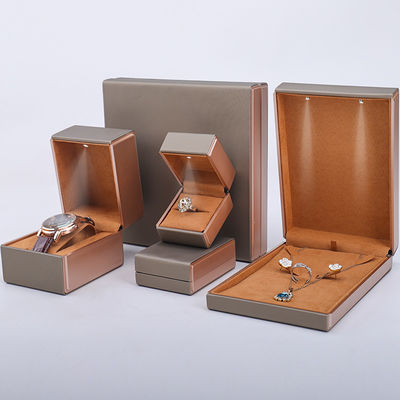 OEM PU Kulit LED Kotak Perhiasan, Handy Square Perhiasan Luxury Packaging Box Set