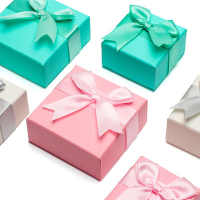 Hanhong Custom Logo Perhiasan Paket untuk Anak Perempuan Earrings Mini Warna Kertas Samet Kotak Hadiah