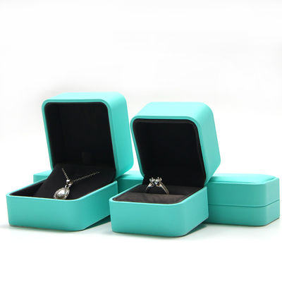 Customized Luxury PU Kulit Perhiasan Box Packaging Box dengan kompetitif 6.5 * 6cm