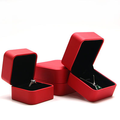 Customized Luxury PU Kulit Perhiasan Box Packaging Box dengan kompetitif 6.5 * 6cm