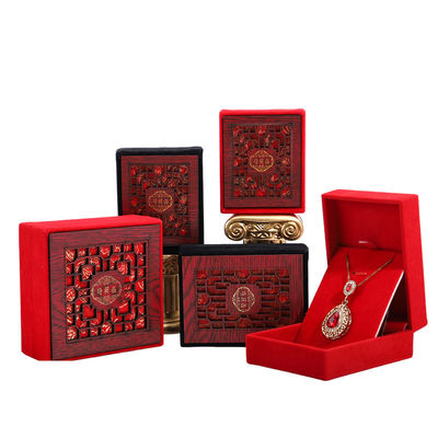 Red Velvet Lining Luxury Wooden Jewelry Box Packaging Custom Logo Ukuran