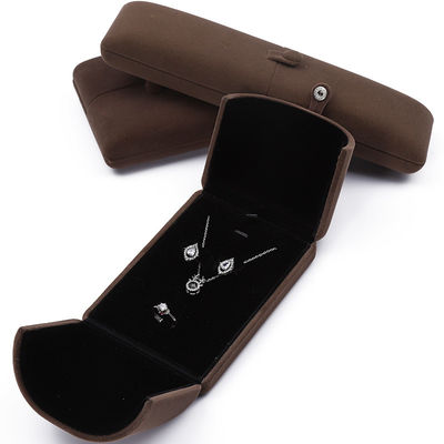 Clamshell berbentuk beludru Perhiasan Organizer Box Storage Luxury Packaging Button Penutupan