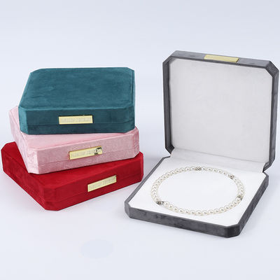 Beli Soft Touch Multi Color Velvet Pearl Necklace Storage Box Dengan Scutcheon Emas online manufacture