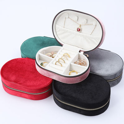 Oval Multiple Cell Soft Velvet Perhiasan Perjalanan Zipper Organizer untuk Pendant Ring