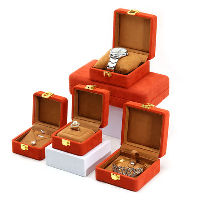 Beli Red Soft Sleek Velvet Perhiasan Mewah Pengemasan penyimpanan dengan tutup cincin emas online manufacture