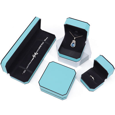 Cyan Elegant Octagonal Fux Kulit Perhiasan Kotak Paket Dengan Black Border Ornament