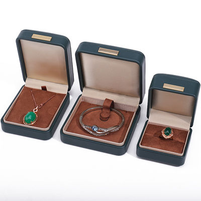 Handy Convex Roof Fake Leather Luxury Jewelry Box Paket dengan Ornamen Bar Emas