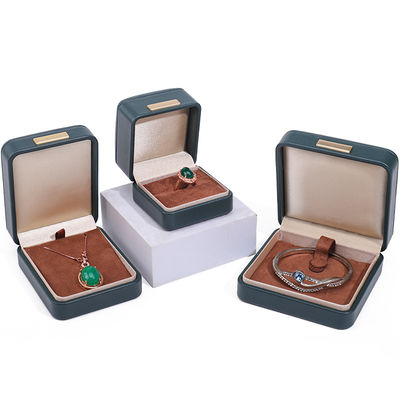 Handy Convex Roof Fake Leather Luxury Jewelry Box Paket dengan Ornamen Bar Emas