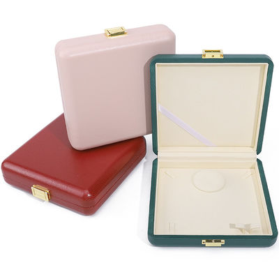 Ruang luas Multifunctional PU Kulit Perhiasan Organizer Box Buckle Penutupan
