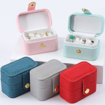 Beli Mini PU Kulit Earring Stud Ring Storage Box Jewelry Holder Dengan Penutupan Tombol online manufacture