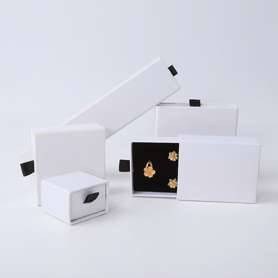 Pabrik grosir Eco Friendly hadiah berkualitas tinggi Kotak Perhiasan Pribadi Cincin Custom Kalung Earring Gelang Kemasan Kotak Perhiasan dengan logo