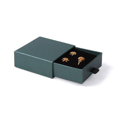 Pabrik grosir Eco Friendly hadiah berkualitas tinggi Kotak Perhiasan Pribadi Cincin Custom Kalung Earring Gelang gelang Kemasan Green Cardboard Paper Drawer Kotak Perhiasan dengan logo
